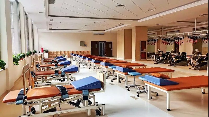 失能老人长期卧床护理：方案解析与注意事项