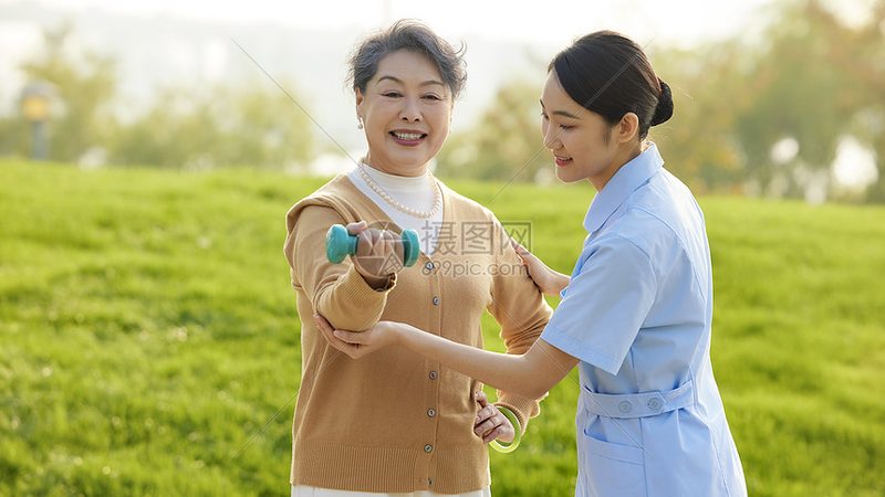 加盟养老院合同范本：关键条款解析与注意事项