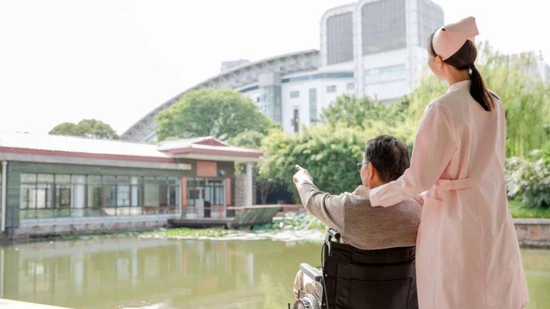 养老照护系统加盟代理：揭秘加盟背后的关键要素**